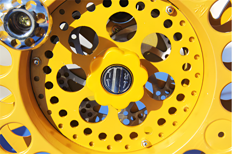 Free shipping 2023 New Weifang Victory 28 alloy backstrap wheel universal guide large adult kite line wheel sea fishing reel